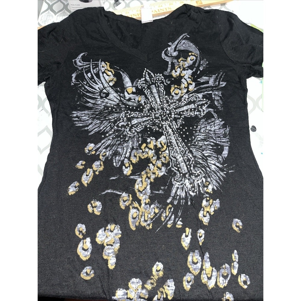 VTG Ritual V-Neck T-Shirt Woman's Size XL Wings Cheetah Sparkle Accents Black